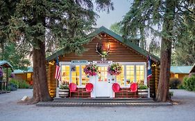 The Log Cabin Motel Pinedale Wy